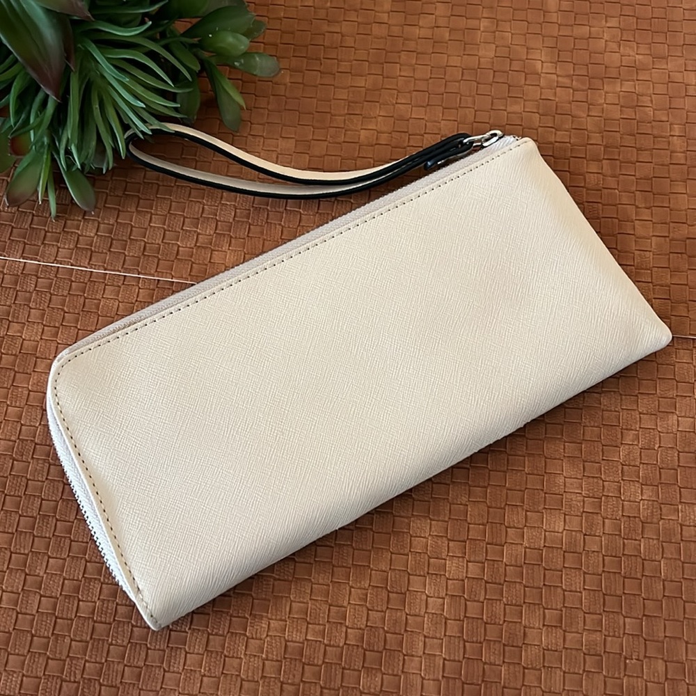 DANA BUCHMAN Long Wristlet Wallet - Picture 3 of 16